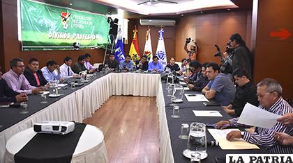 Dirigentes de los 14 clubes estuvieron de acuerdo en la distribución de premios  /APG