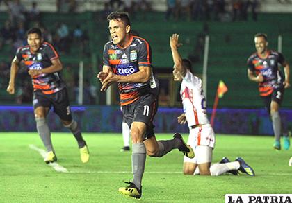 Leonardo Vaca es el goleador del cuadro de Blooming / APG