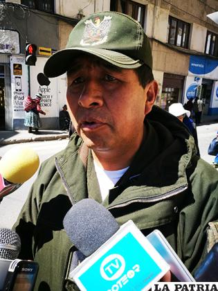 FERNANDO ARUQUIPA (DIRECTOR TRÁFICO 
Y VIALIDAD) La autoridad se encuentra aún desempeñando sus funciones, fue designado por la ex alcaldesa suplente y ocupa por primera vez un cargo público en la Alcaldía