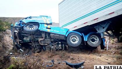 Los daños en el camión son de consideración /LA PATRIA