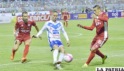 Javier Sanguinetti seguirá siendo 