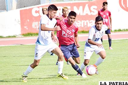 Limachi, de Potosí, intenta superar la marca de los orureños, Fajardo y Baltazar /Reynaldo Bellota - LA PATRIA
