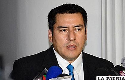 El ministro de Defensa, Javier Zavaleta/ radiofides.com