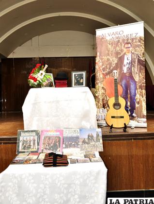 Álvaro Álvarez, recibió un justo homenaje en el salón Luis Ramiro Beltrán /LA PATRIA