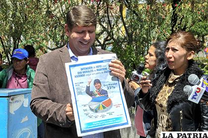 El diputado José Carlos Gutiérrez presentó su denuncia también ante los medios /APG