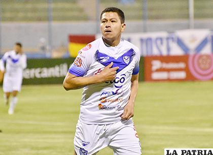 Carlos Saucedo anotó dos goles y se mantiene como goleador del torneo /cortesía Emilio Castillo