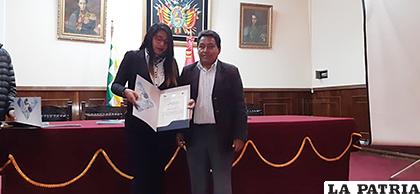 Estudiantes recibieron un certificado de reconocimiento por parte del gobernador /LA PATRIA
