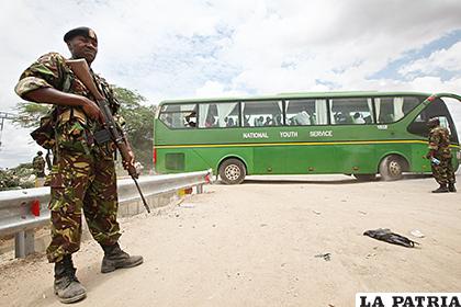 Los supuestos terroristas detuvieron el autobús, que circulaba entre las localidades de Kutulo y Wargadud /EL SIGLO
