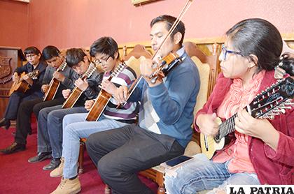Existe bastante talento en el IFA del Folklore Oruro /LA PATRIA
