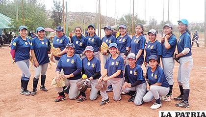 La selección orureña de softbol damas tuvo un torneo destacado /cortesía Marcelo Ramos