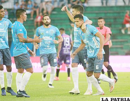 Paul Arano (6) fue autor de los dos goles de Blooming /APG
