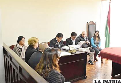 La Sala Penal Segunda de La Paz ratificó el viernes la detención preventiva para los exvocales del TSE /ABI