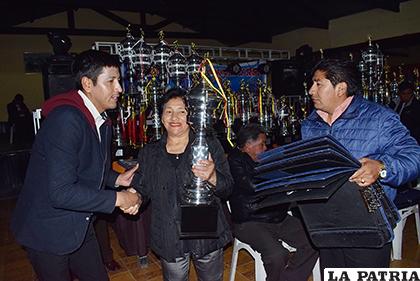 Emotivo acto de declaratoria a los campeones de la temporada 2019 /Reynaldo Bellota /LA PATRIA
