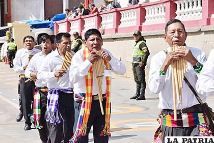 Zampoñeros Hijos del Pagador siempre alegres