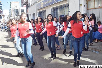 Hermosas señoritas de los Sambos  