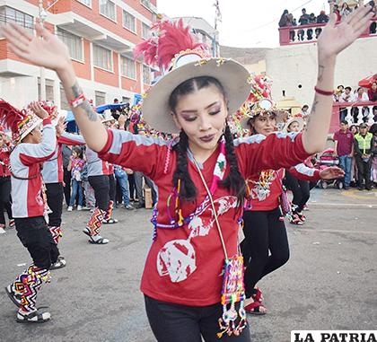 Hermosa participación de los Tinkus Jairas
