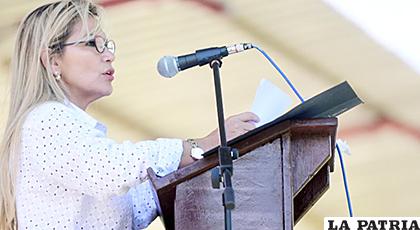 La Presidente de Bolivia, Jeanine Áñez estuvo en el acto de aniversario /ABI