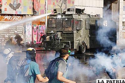 Protestas en la céntrica Plaza Italia en Santiago, Chile /EFE
