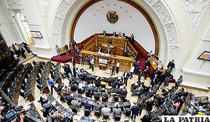 Parlamento venezolano /El Caribeño