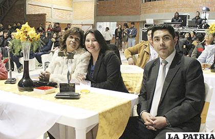 Aproximadamente 50 instituciones recibieron la estatuilla de Expoteco