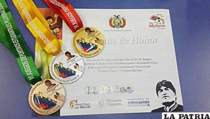 Se han confeccionado unos 800 deportivos y 500 medallas con el nombre de Morales /PÁGINA SIETE
