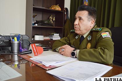 El director de la Felcc, coronel Manuel Vergara Sandoval brindó el informe /LA PATRIA