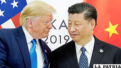 El presidente de EE.UU., Donald Trump, saluda a su homólogo chino, Xi Jinping /france24.com