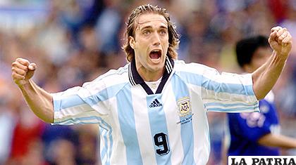 Gabriel Omar Batistuta fue el goleador de la selección argentina 
