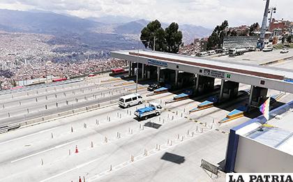 El caso se debe a la retención de 0,20 centavos en el peaje de la Autopista La Paz-El Alto /LA PATRIA
