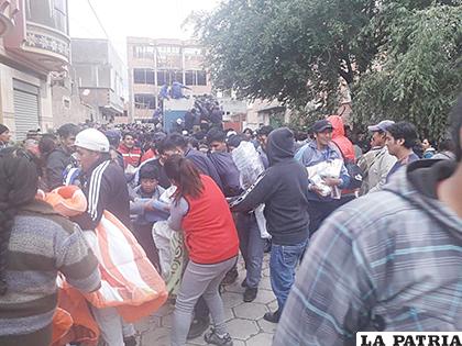Se quitaron la mercadería para apropiarse de ella 
/Gentileza corresponsal ABI, Sonia Damián
