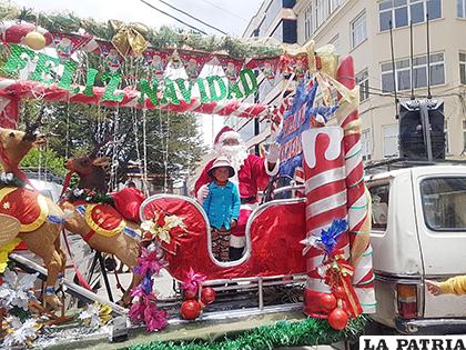 Fotógrafos agasajaron a los niños por fiestas navideñas /LA PATRIA
