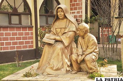 Escultura de Nazaria Ignacia
