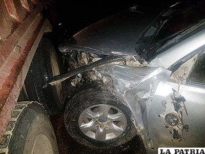 El impacto ocasionó daños materiales en ambos vehículos /LA PATRIA
