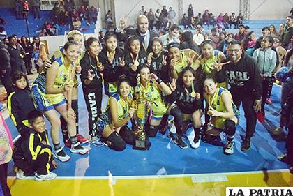 Carl A-Z es uno de los elencos más regulares del baloncesto boliviano /LA PATRIA /archivo
