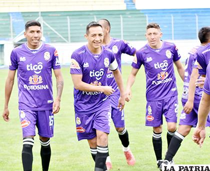 Los jugadores de Real Potosí se dieron por ganadores /APG