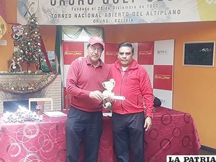 Jesús Panozo (izq) ganador del premio Best Aproach 
/Marcelo Abascal /LA PATRIA