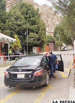 Encapuchados del Grupo Especial de Operaciones (GEO) de la legación española en predios de la Embajada de México /INFOBAE