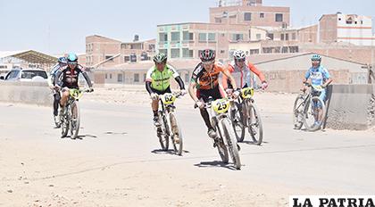 Los ciclistas recorrerán las por las calles de Oruro y sus alrededores /Reynaldo Bellota /LA PATRIA