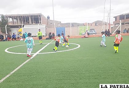 Inicio del partido entre Generación de Fuego y ADR en la Sub-8 
/cortesía Pablo Cuba