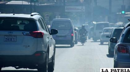 El 70 por ciento de la contaminación proviene de los vehículos /LA PATRIA