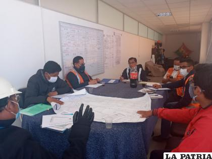Reuniones interinstitucionales para solucionar problema de animales en el aeropuerto
