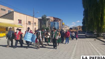 Masiva marcha fue protagoniza por habitantes de Challapata /Oiedc