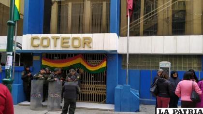 La petición fue firmada por Rodolfo de la Barra y Gustavo Aranibar
/LA PATRIA (foto referencial)