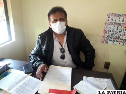 El abogado García de la DNA, presentó la denuncia ante el Ministerio Público /LA PATRIA