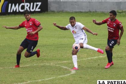 La acción del partido en el cual el “aviador” se fue con los tres puntos /APG