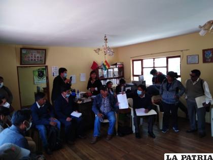 Encuentro de transición entre las dirigencias de Vicente y Mendizábal /LA PATRIA