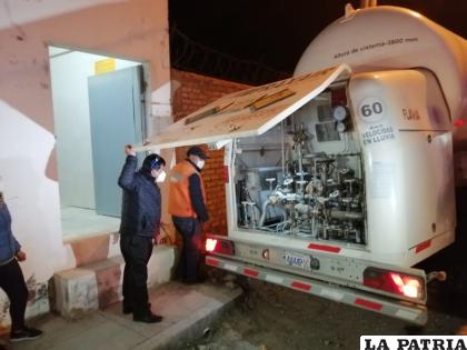 Uno de los carros cisternas que hizo la larga travesía desde Santa Cruz con el oxígeno líquido que fue distribuido en los centros médicos de Oruro