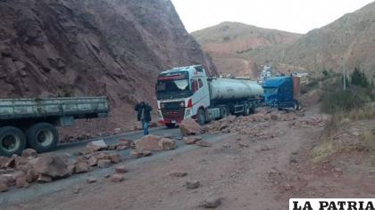 Carreteras quedaron intransitables por los bloqueos