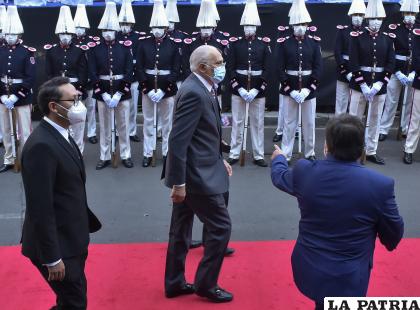 Carlos Mesa de CC finalmente asistió al acto de juramento de Luis Arce