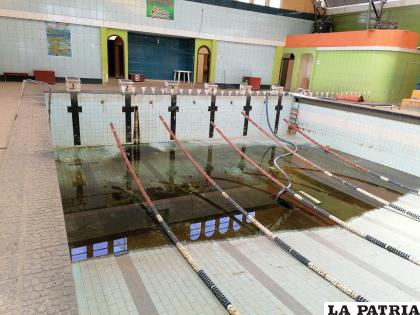 Los escenarios deportivos, al no ser utilizados sufrieron deterioro